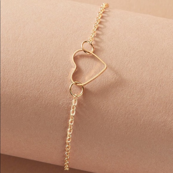 3/$30 💛 Heart Bracelet - Picture 3 of 4